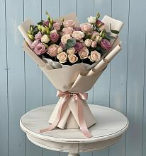 Букет цветов из:  Розы и Лизиантусы в Новая Жизни