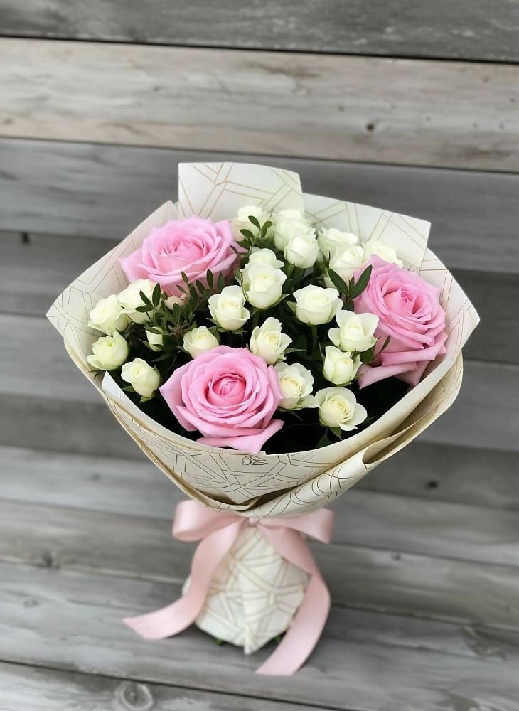 Букет цветов из: Розы в Новая Жизни
