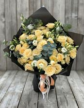 Букет цветов из:  Розы и Лизиантусы в Новая Жизни
