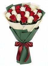 Букет Микс из красных и белых роз в Новая Жизни