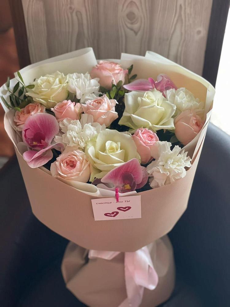 Букет цветов из: Орхидеи, Розы и Гвоздики в Новая Жизни