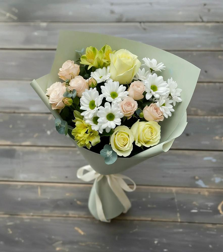 Букет цветов из: Альстромерии, Розы и Хризантемы в Новая Жизни