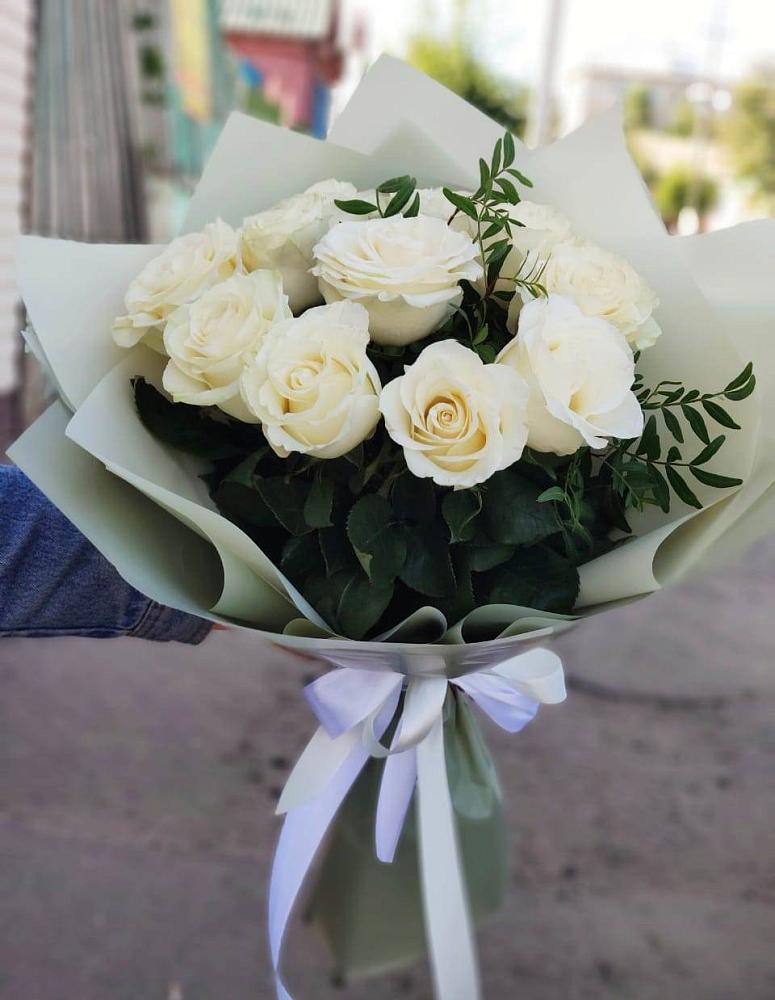 Букет Белые розы Проуд в Новая Жизни
