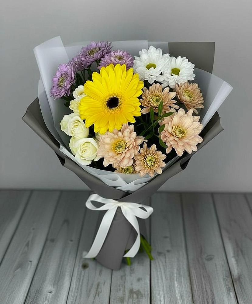 Букет цветов из: Розы, Герберы и Хризантемы в Новая Жизни