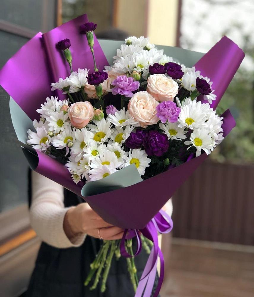 Букет цветов из: Хризантемы, Гвоздики и Розы в Новая Жизни