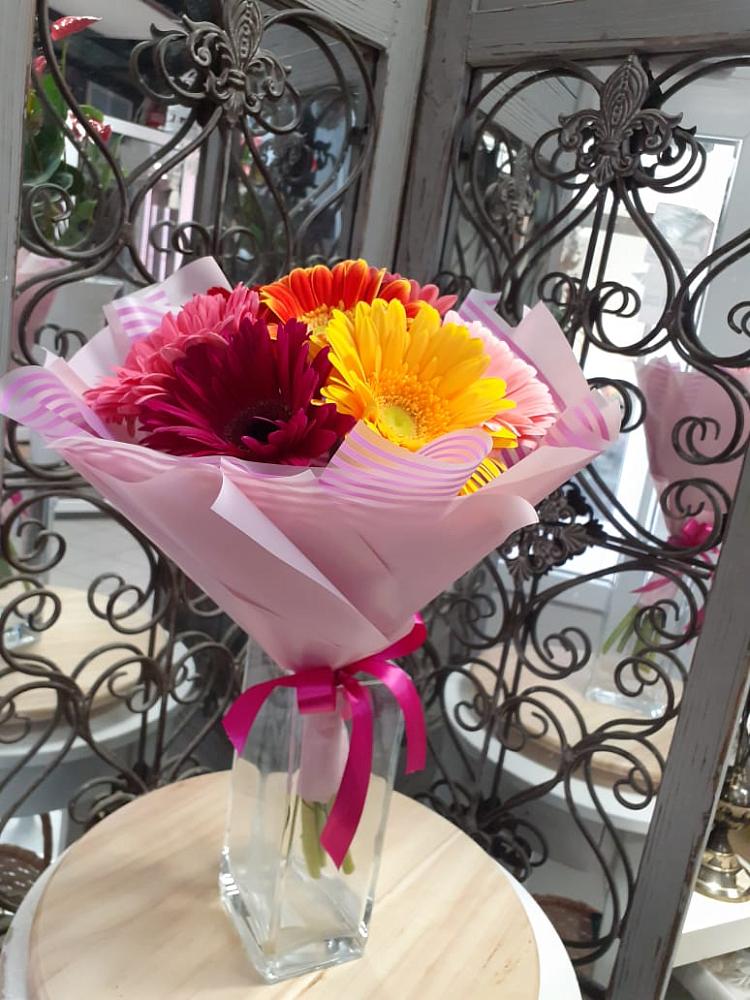 Букет цветов из: Герберы в Новая Жизни