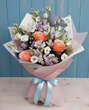 Букет цветов из:  Лизиантусы, Розы, Альстромерии и Гипсофила в Новая Жизни