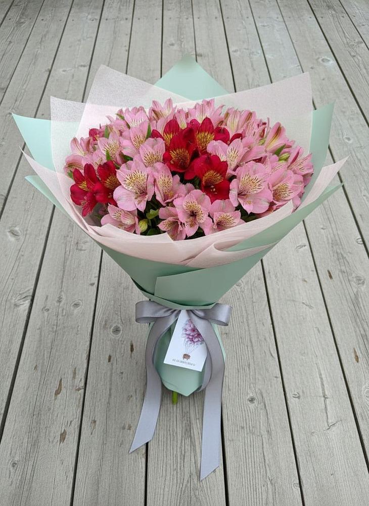 Букет цветов из: Альстромерии в Новая Жизни