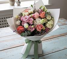 Букет цветов из:  Розы, Лизиантусы и Гвоздики в Новая Жизни