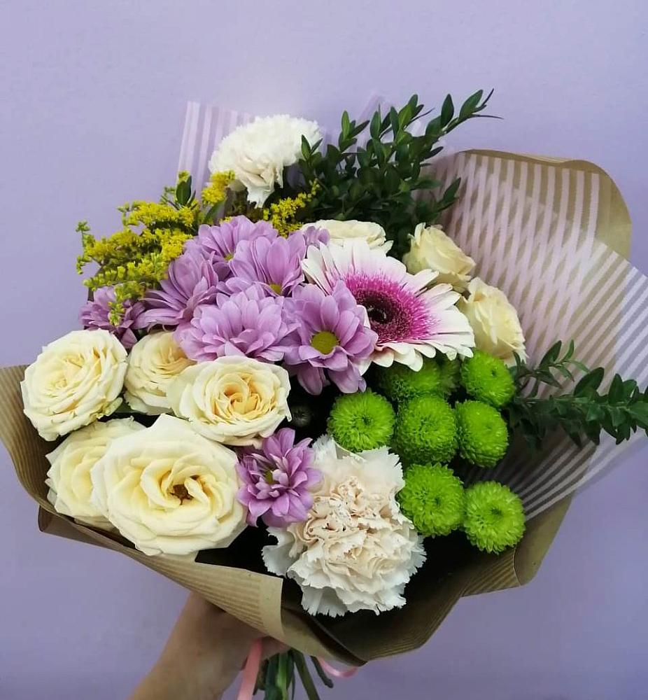 Букет цветов из: Хризантемы, Розы, Гвоздики и Герберы в Новая Жизни