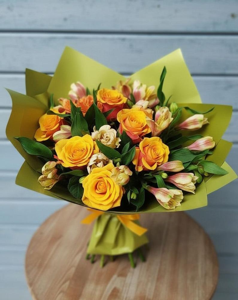 Букет цветов из: Альстромерии и Розы в Новая Жизни