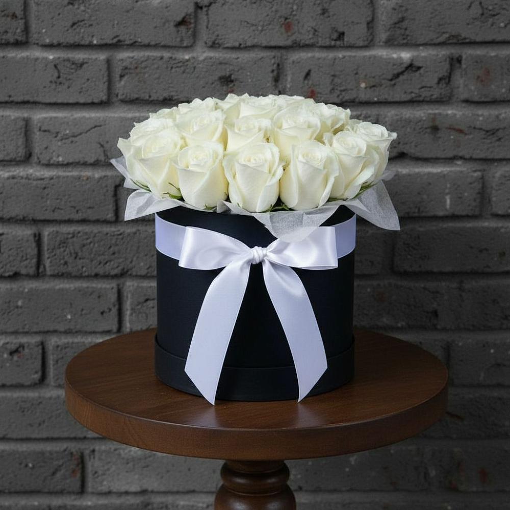 Цветочная композиция из Розы в шляпной коробке в Новая Жизни