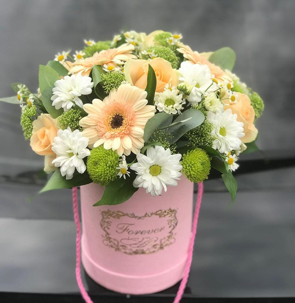 Цветочная композиция из Розы, Герберы и Хризантемы в шляпной коробке в Новая Жизни