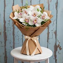 Букет цветов из:  Орхидеи и Розы в Новая Жизни