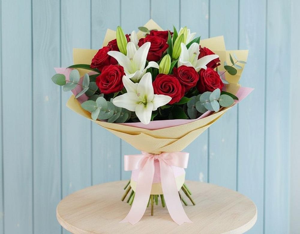 Букет цветов из: Лилии и Розы в Новая Жизни